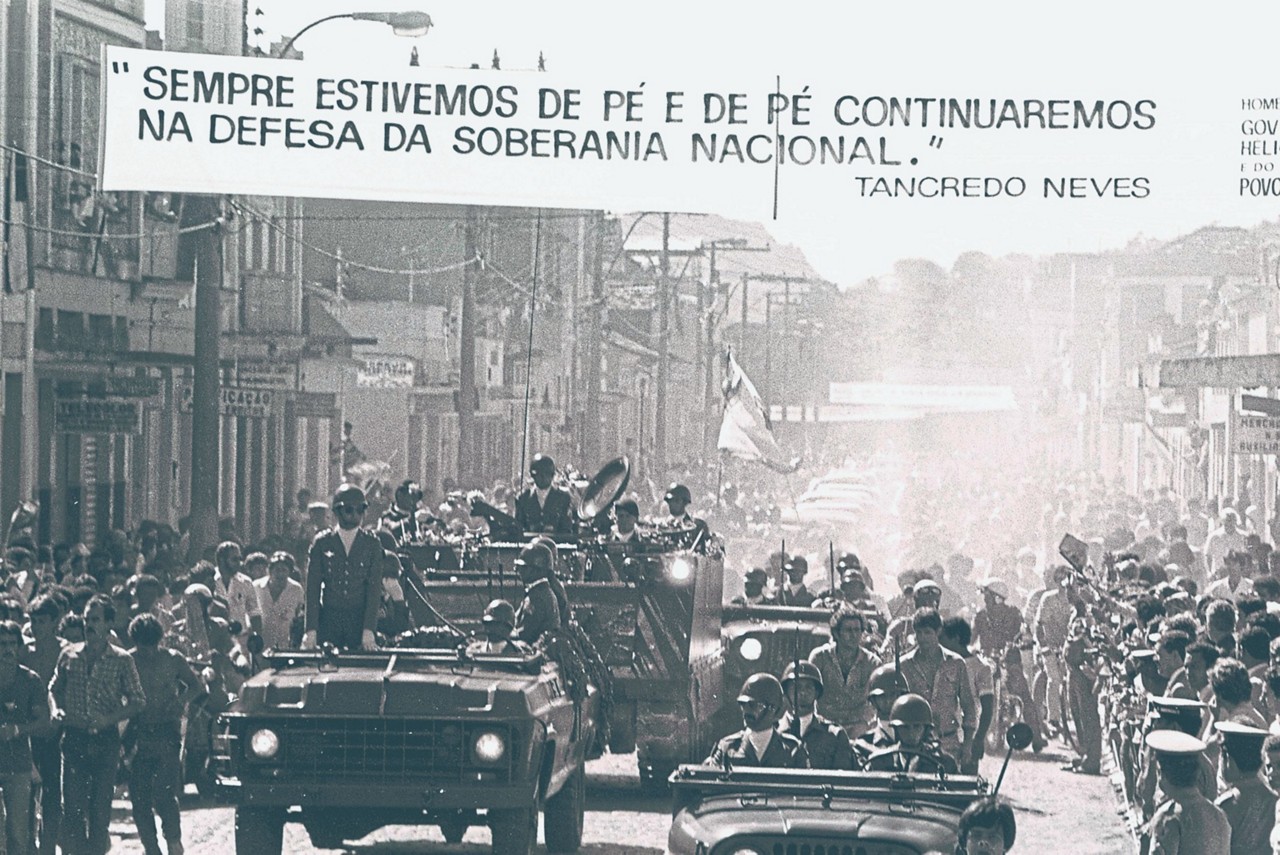 Funeral do presidente eleito Tancredo Neves, em São João del-Rei (24.04.1985)