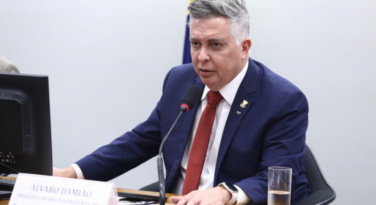 Prefeito de Belo Horizonte participa de audiência sobre transporte público, em Brasília