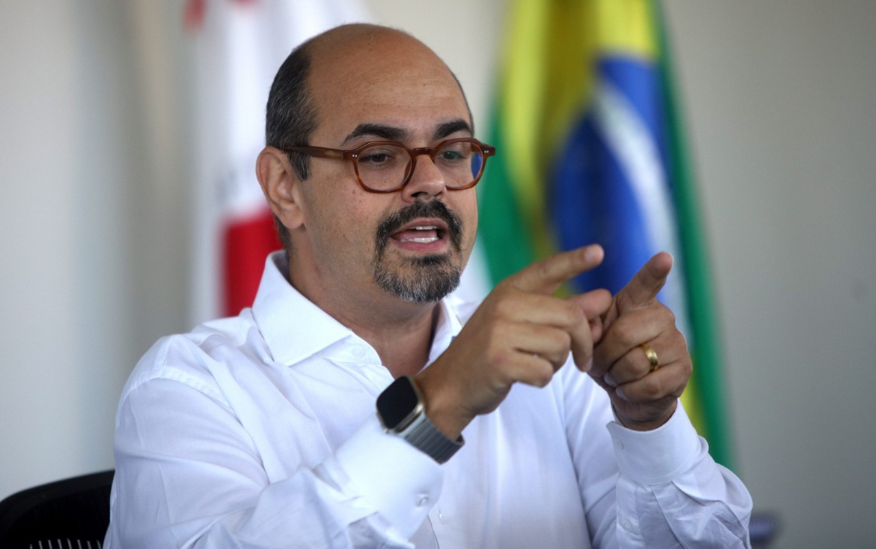 O vice-governador Mateus Simões (Novo) foi o responsável por levar pessoalmente à ALMG as propostas de privatização da Cemig e da Copasa em novembro de 2024