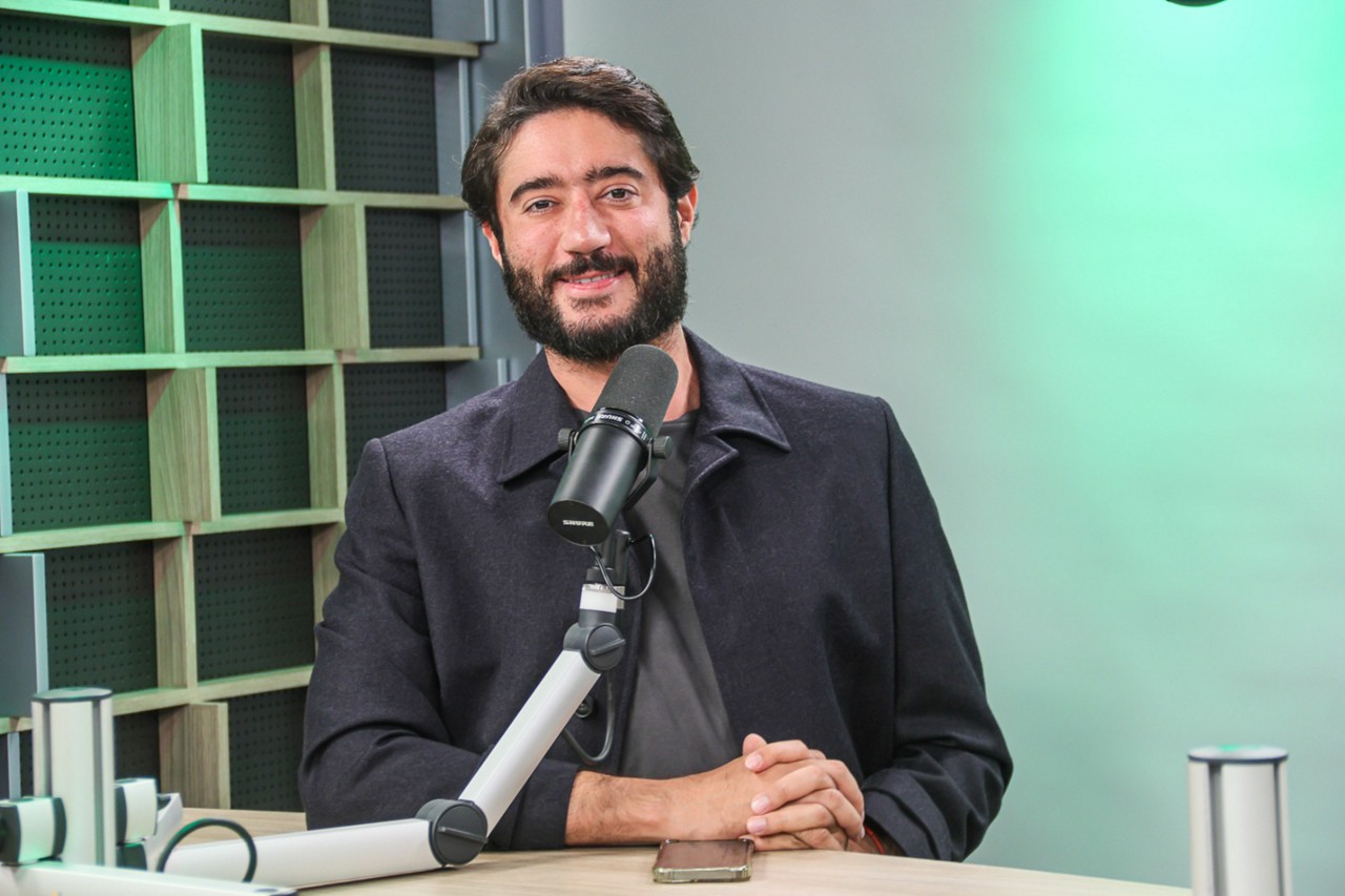 Para Gabriel Azevedo, o presidente Lula tem se beneficiado do tarifaço de Donald Trump