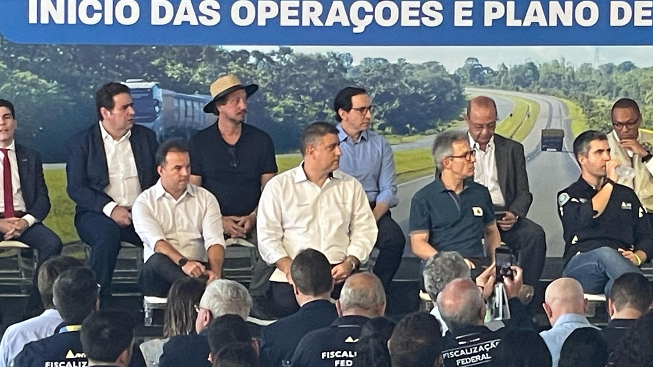 Zema participou de cerimônia que marca o início das obras BR-040 em trecho entre BH e Goiás