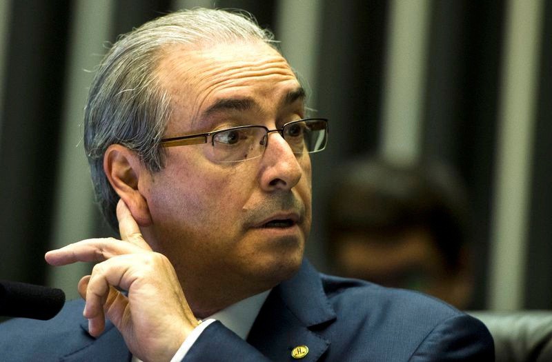Cunha lê decisão de abrir processo de impeachment de Dilma