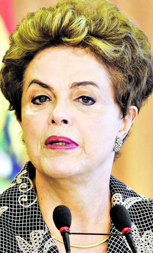 Dilma Rousseff é acusada de interferir três vezes nas investigações