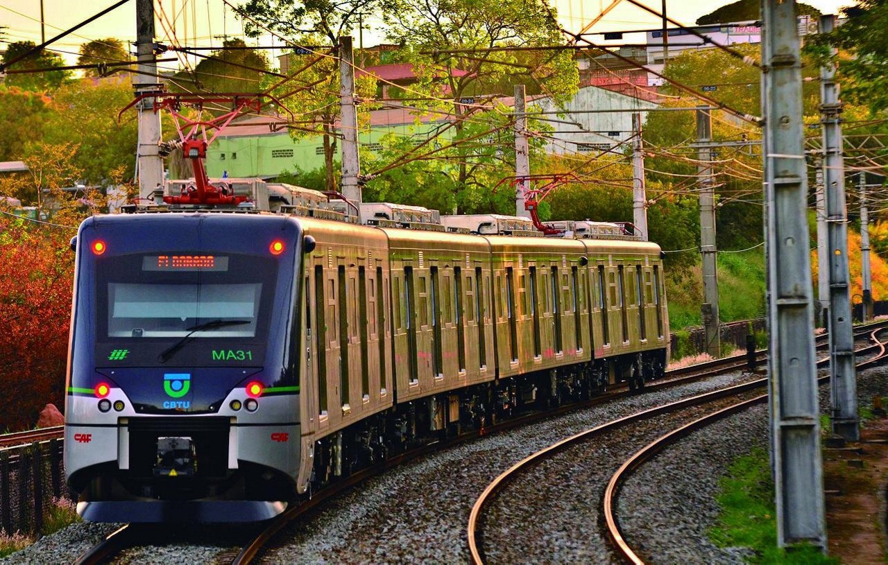 Frustração. 
Metrô da capital irá completar 30 anos sem nunca ter conseguido expandir estrutura que até hoje só opera com uma linha 