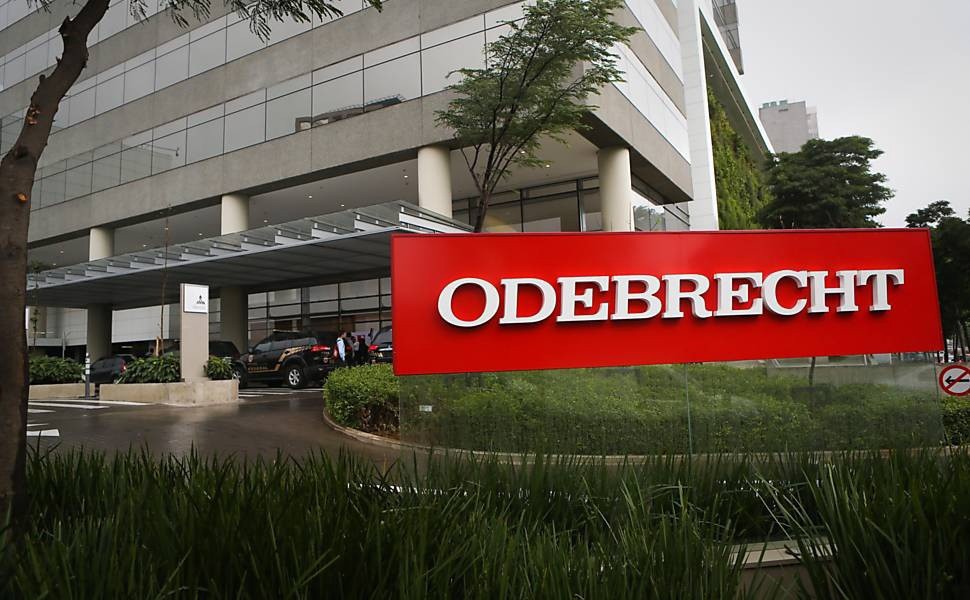 Em janeiro, o vice-presidente do Equador Jorge Glas perdeu o cargo, três meses após ser detido por receber subornos da construtora brasileira Odebrecht