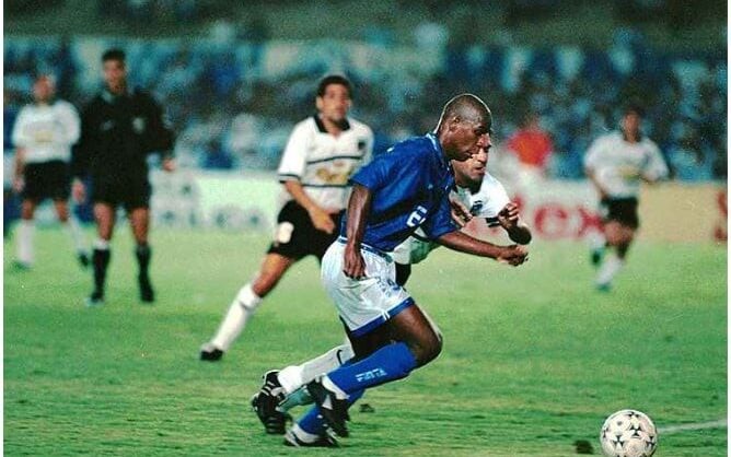 Cleisson foi artilheiro do Cruzeiro na Copa do Brasil de 1993 e campeão da Libertadores em 1997. (Foto: Cruzeiro)