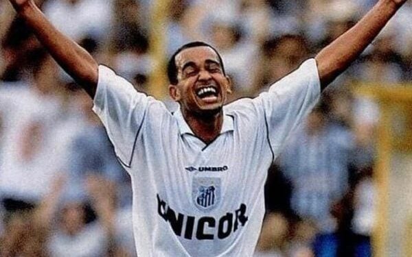 Eduardo Marques brilhou pelo Santos no fim dos anos 90 e hoje é agente de atletas no futebol internacional. (Foto: Santos)