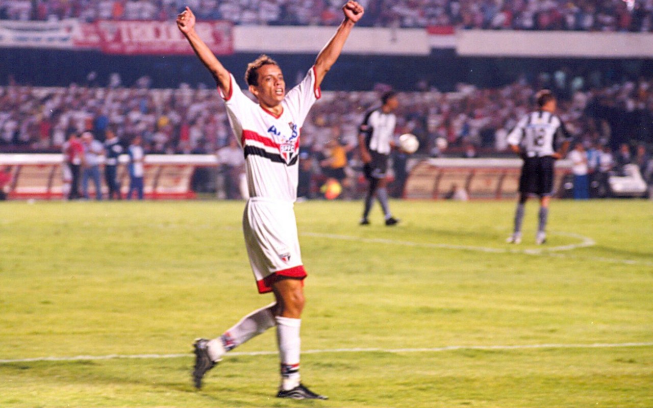 França em ação pelo São Paulo, onde se tornou um dos maiores artilheiros da história do clube. (Foto: São Paulo)