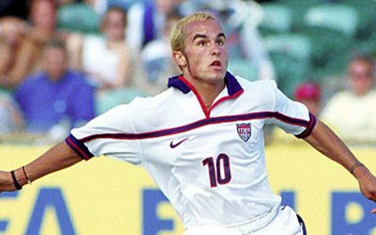 Landon Donovan em ação pelo LA Galaxy, clube onde fez história e se tornou um dos maiores jogadores dos EUA. (Foto: ANDREW CORNAGA / AFP)