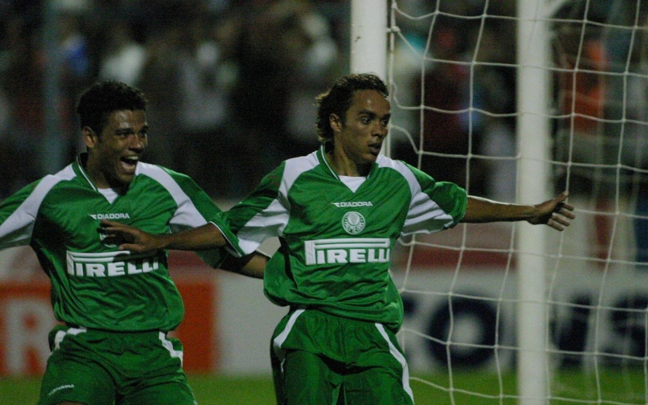 Lúcio em ação pelo Palmeiras, clube onde viveu seu melhor momento como profissional. (Foto: Palmeiras)