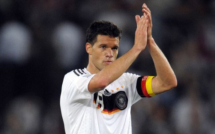 Michael Ballack em campo pela seleção da Alemanha, onde marcou época. (Foto: AFP)