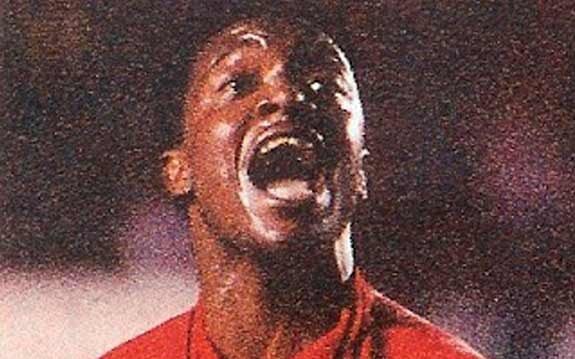 Nélio, ex-meia-atacante do Flamengo, em ação no Campeonato Brasileiro de 1992, temporada do título nacional. (Reprodução/Flamengo)