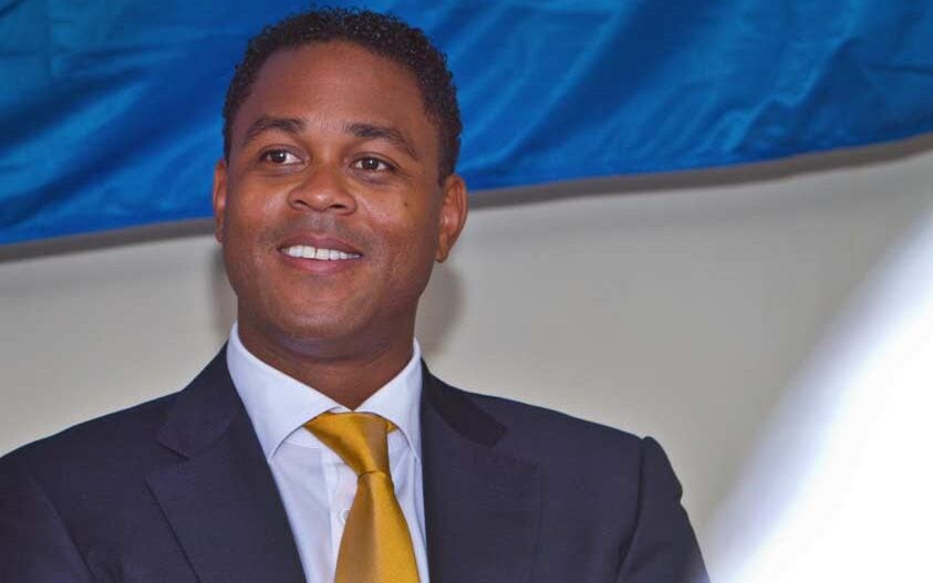 Patrick Kluivert durante um evento esportivo, atualmente treinador da seleção da Indonésia. (Foto: Victor Prince / ANP / AFP)