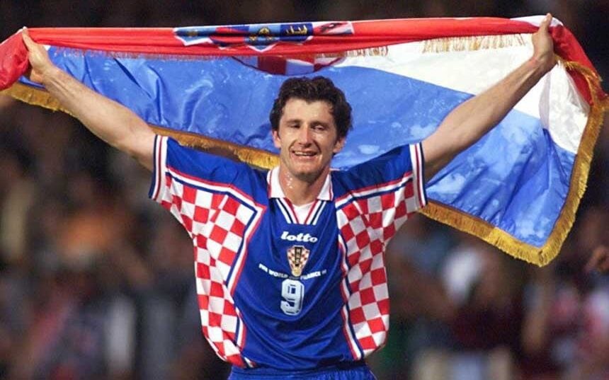 Davor Šuker durante sua gestão na Federação Croata de Futebol, continuando sua influência no futebol após a carreira como jogador. (AFP)