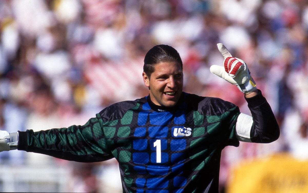 Tony Meola, ex-goleiro da seleção dos EUA, hoje é comentarista esportivo e um dos grandes nomes do futebol americano. (FIFA)