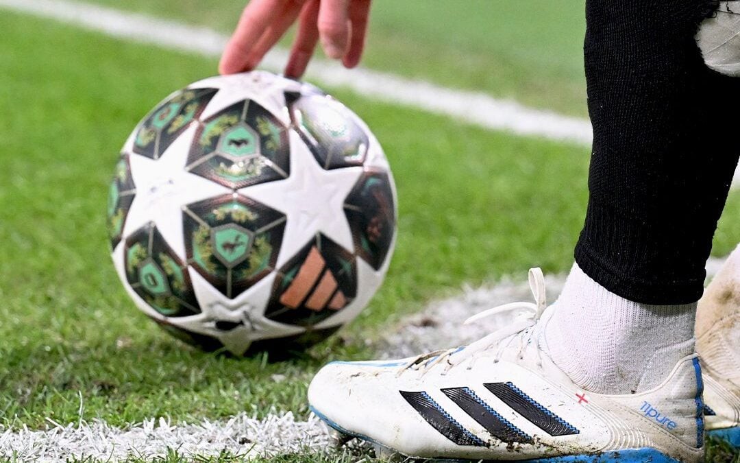 Bola da Champions League não possui chip (Foto: Reprodução/Champions League)