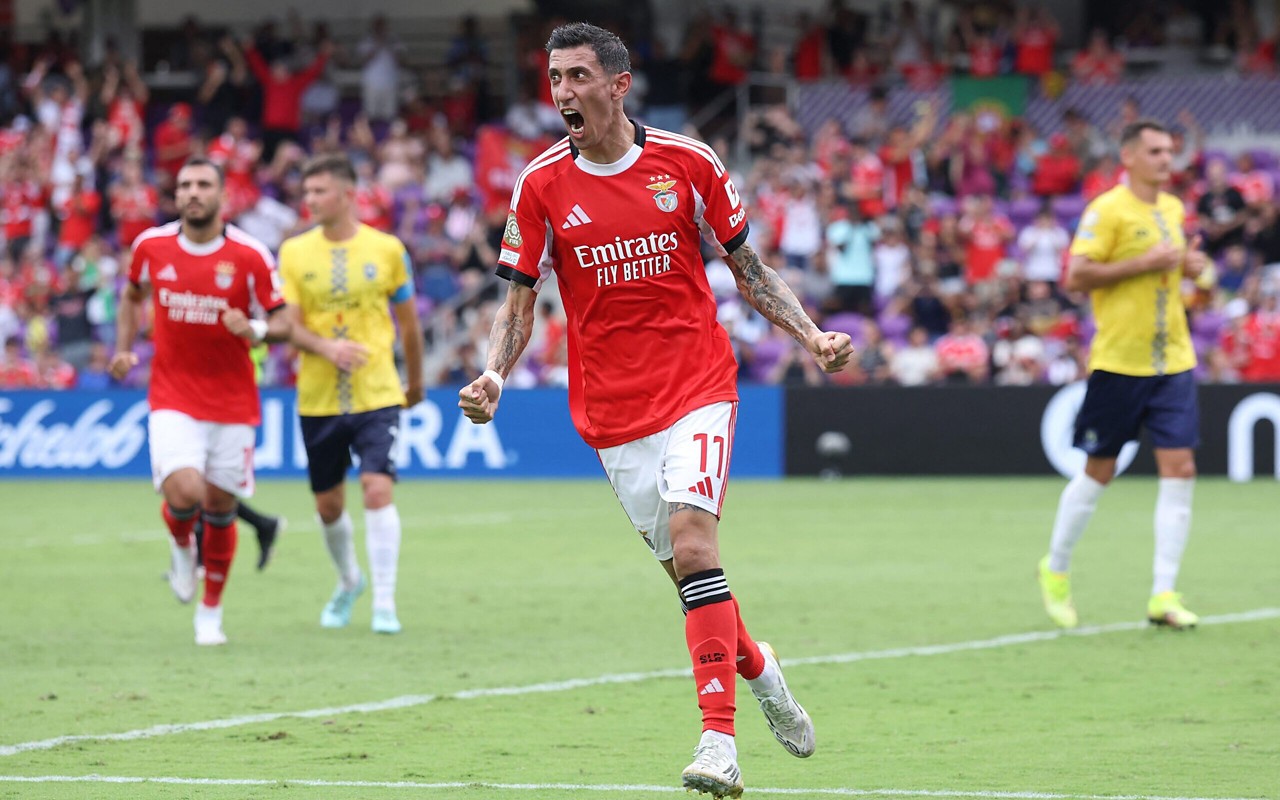 Di María comemora gol do Benfica sobre o Auckland City (Foto: ALEX GRIMM / GETTY IMAGES NORTH AMERICA / Getty Images via AFP)