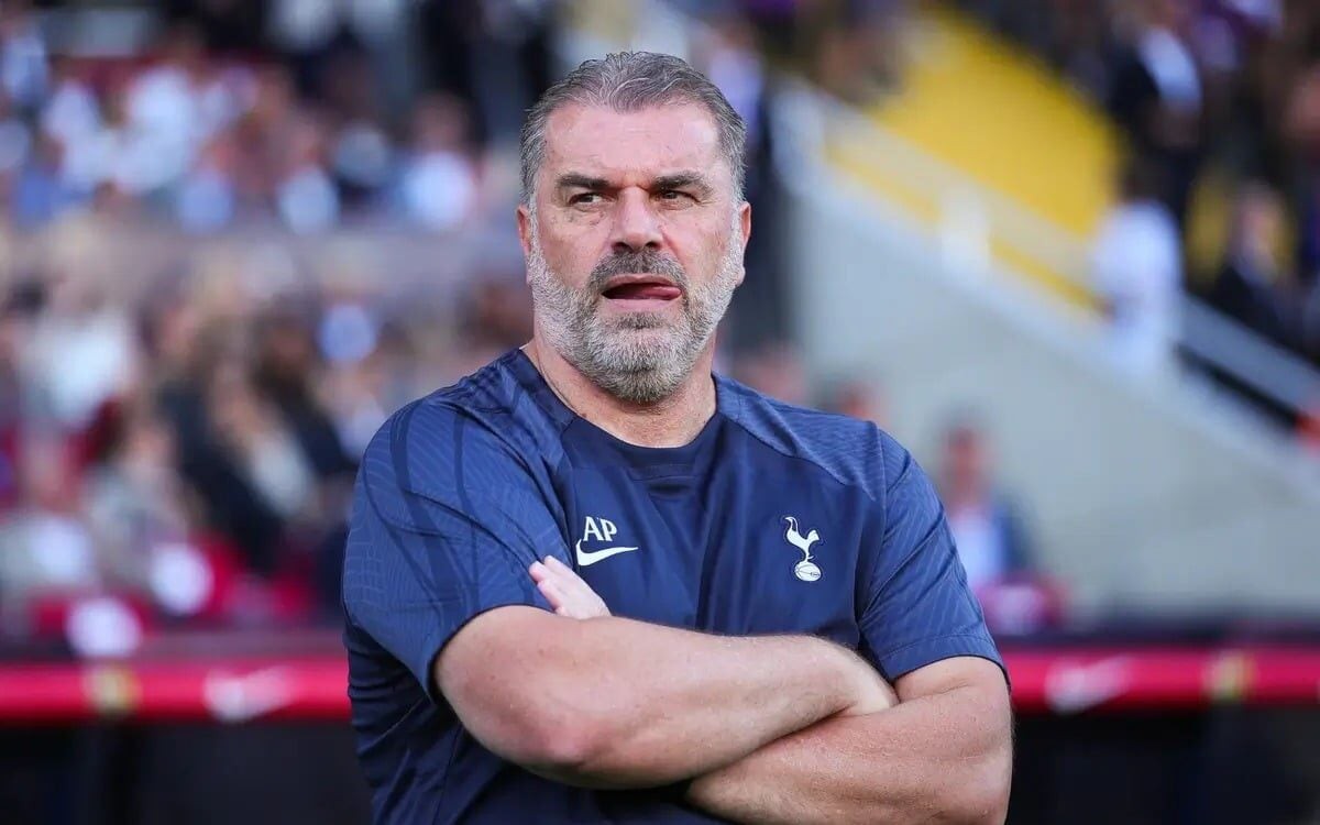 Ange Postecoglou chegou ao Tottenham Hotspur antes do começo de 2023-24 (Foto: Reprodução)