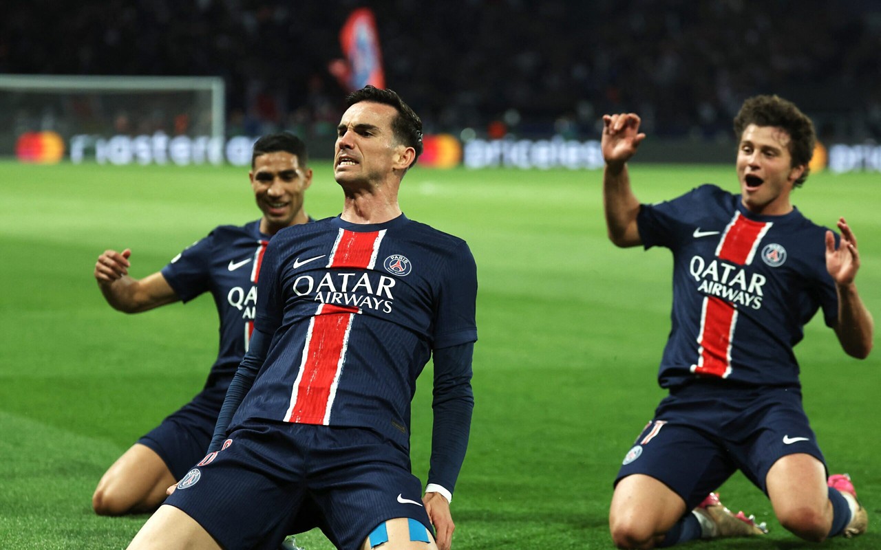 Fabian Ruiz comemora gol marcado pelo PSG sobre o Arsenal, pela Champions League (Foto: Thomas Samson/AFP)