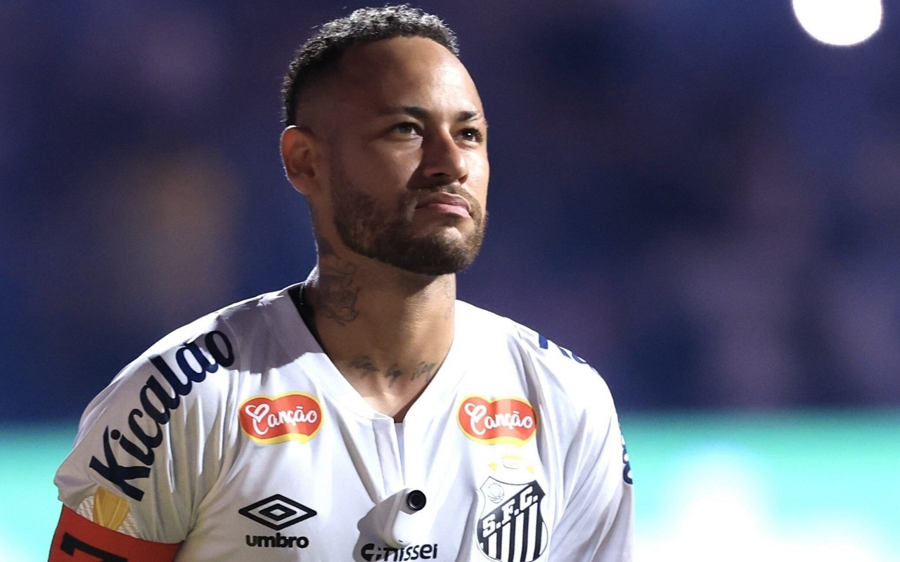 Lesionado, Neymar tem primeira frustração ao não poder se apresentar à Seleção Brasileira (Foto: Marcello Zambrana/AGIF)