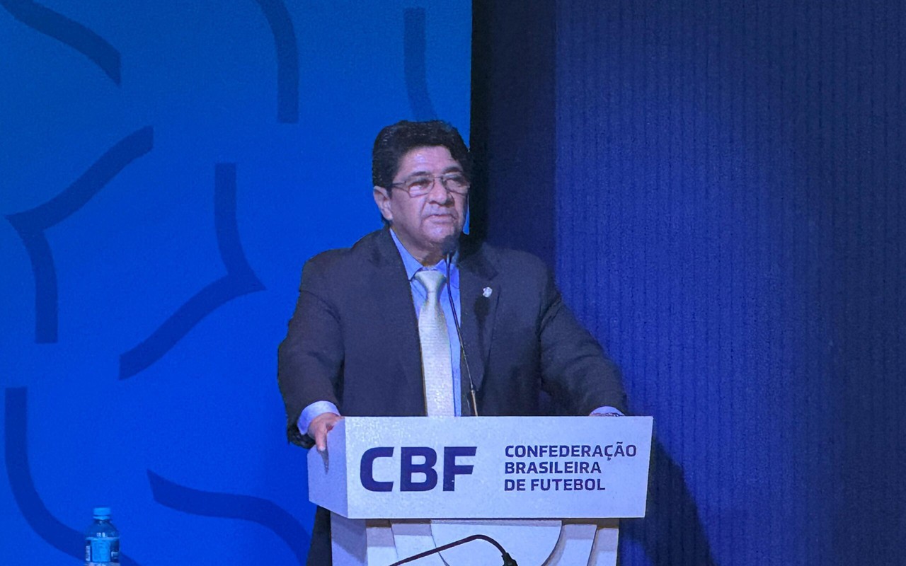 Ednaldo Rodrigues durante o discurso de reeleição na CBF (Foto: Lucas Bayer/Lance!)