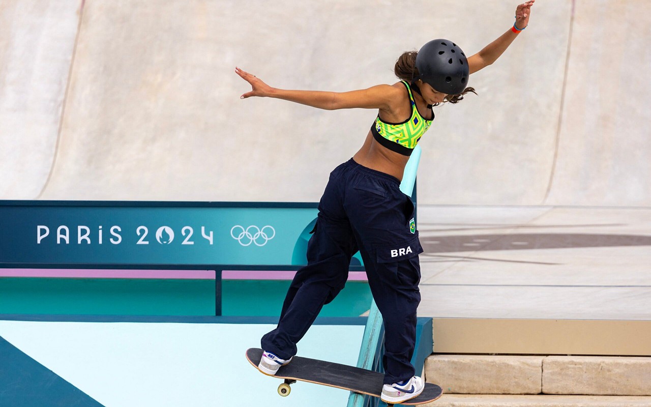 Rayssa Leal durante treino nas Olimpíadas de Paris (Foto: Odd Andersen / AFP)