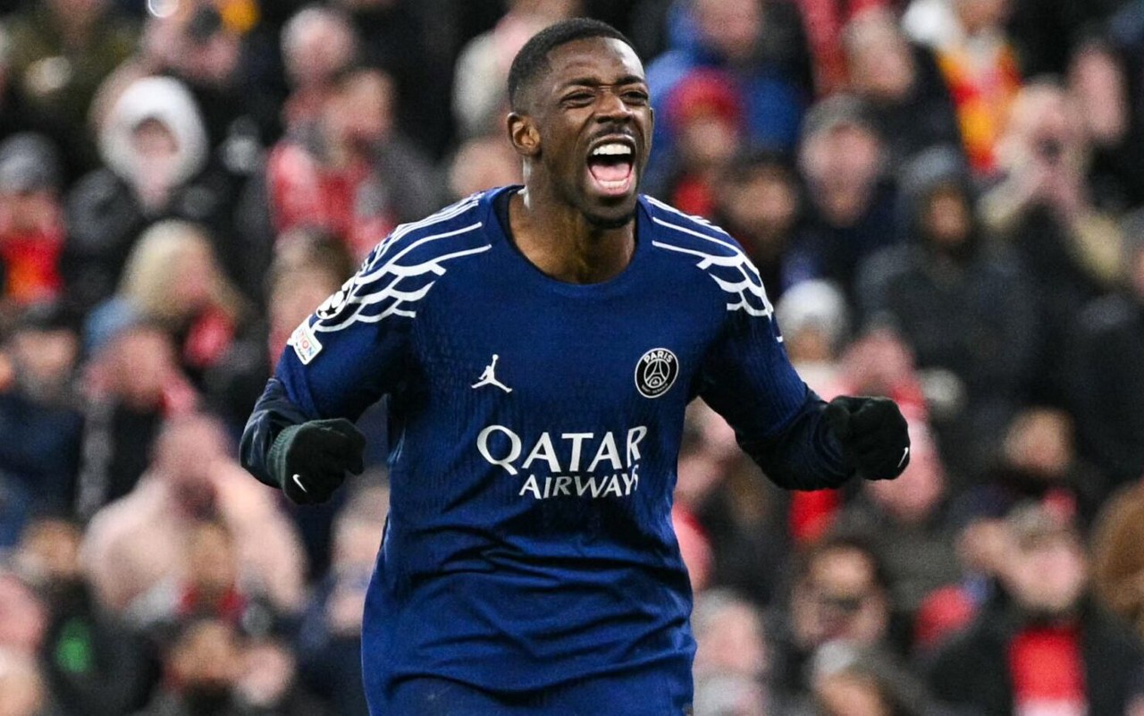 Dembélé comemora classificação na Champions (Foto: Oli Scarff/AFP)