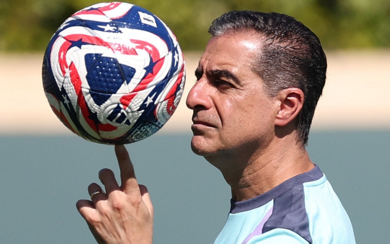 Renato Paiva em treino do Botafogo antes de duelo com o PSG pelo Mundial de Clubes (Foto: Vitor Silva / Botafogo)