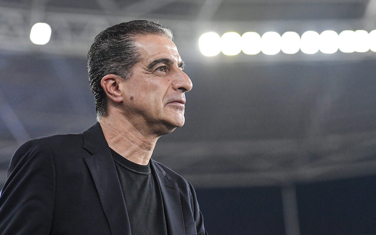 Renato Paiva comanda o Botafogo no Mundial de Clubes (Foto: Thiago Ribeiro/AGIF)