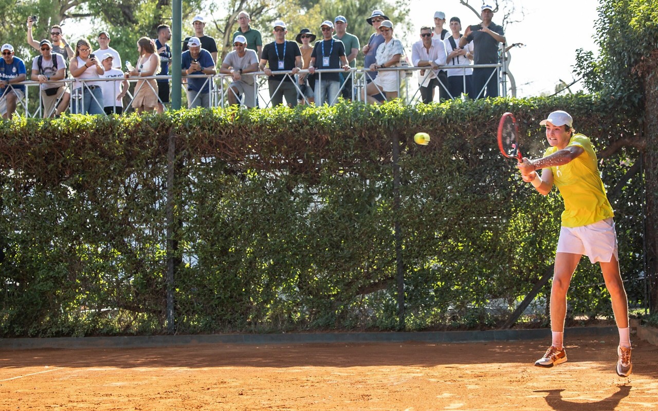 Joao Fonseca treina em Buenos Aires (foto: @argentinaopentennis / Ieb+ Argentina Open)