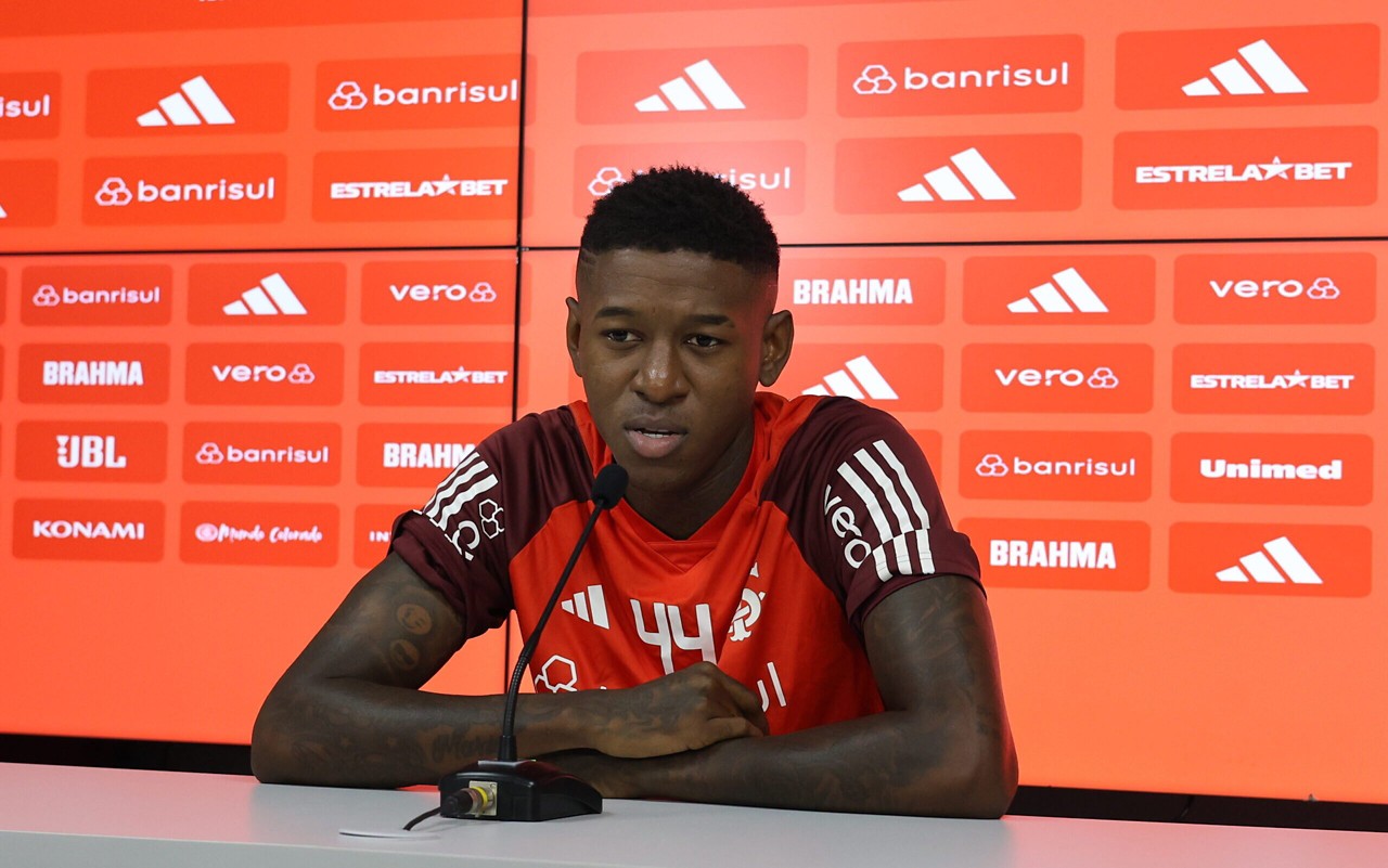 Entrevista de Vitão resultou em punição (Foto: Ricardo Duarte/SC Internacional)