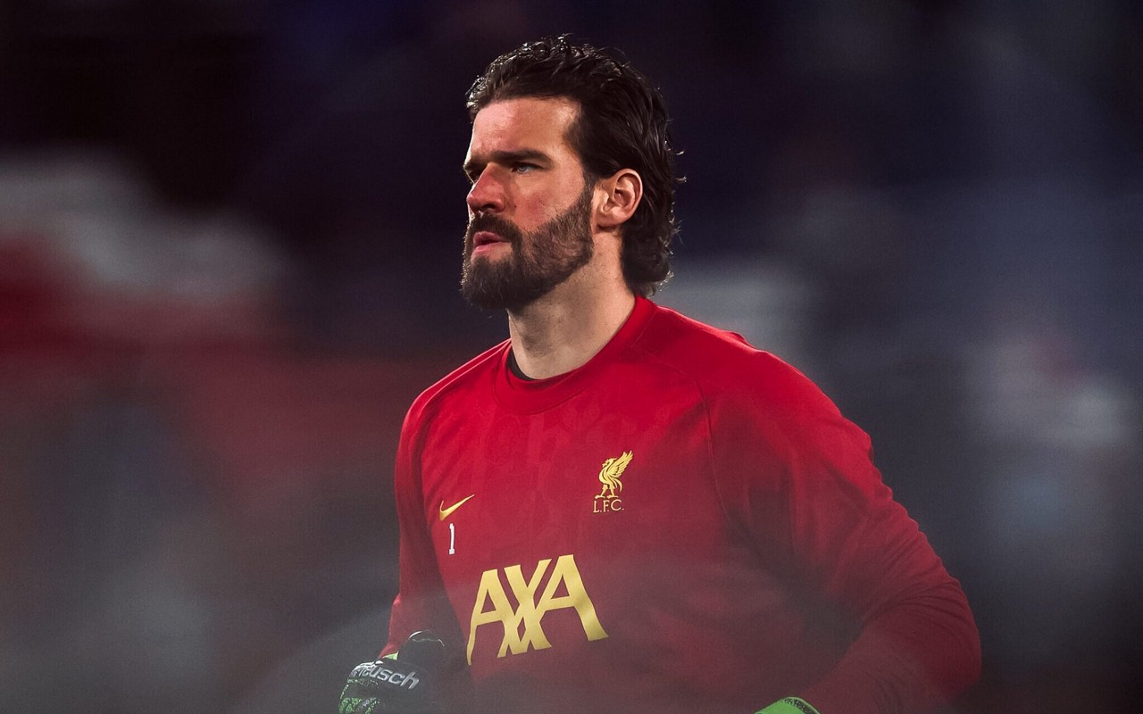 Alisson em ação pelo Liverpool na Champions League (Foto: Reprodução/Liverpool)