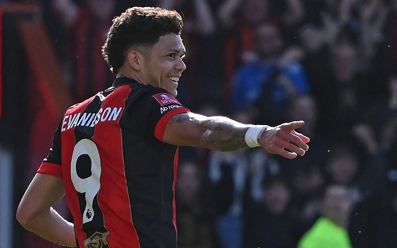 Evanilson em Bournemouth x Manchester City pela Premier League (Foto: Justin Tallis/AFP)