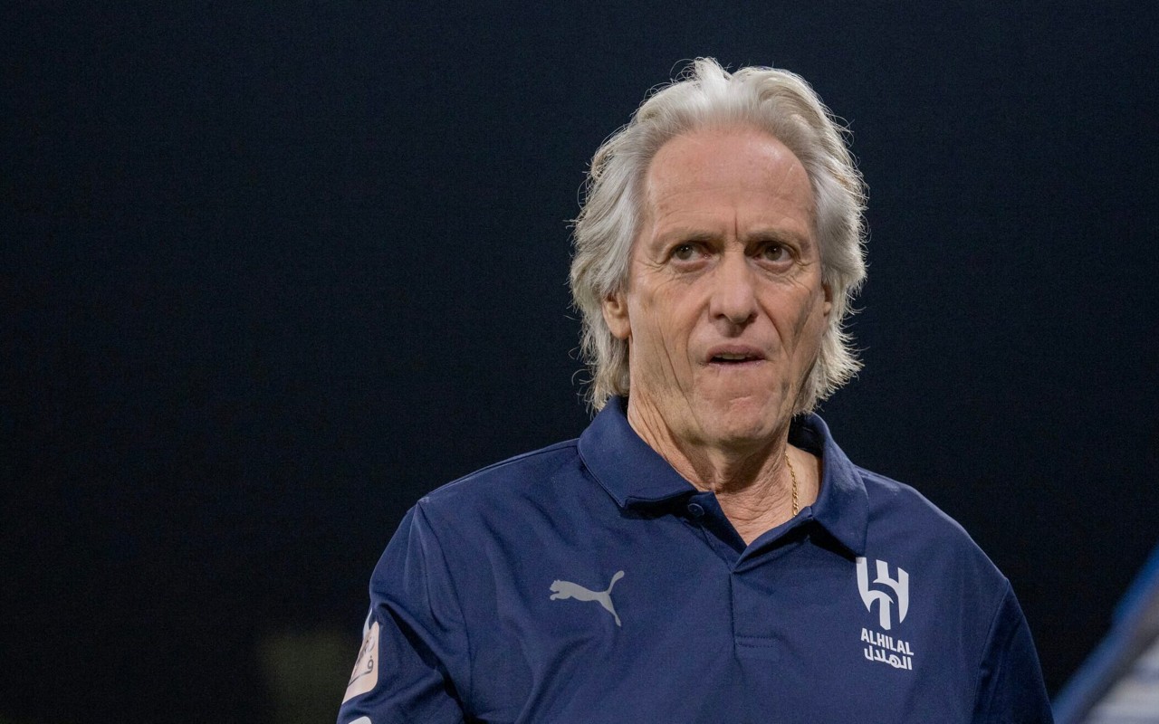 Jorge Jesus recebe salário milionário no Al-Hilal (Foto: AFP)