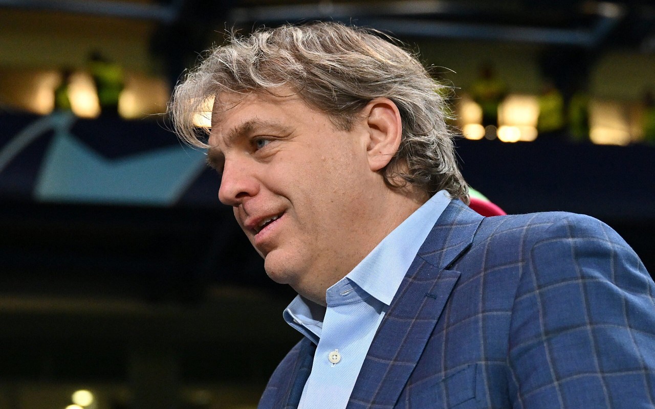 Todd Boehly é dono do Chelsea desde 2022 (Foto: Glyn Kirk/AFP)