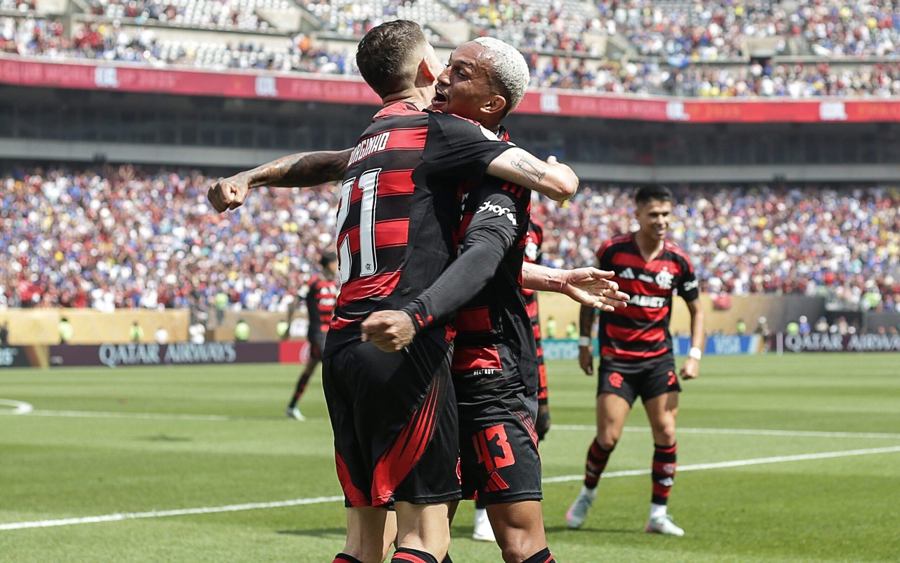 Jorginho e Wesley comemoram em Flamengo x Chelsea no Mundial de Clubes (Foto: Gilvan de Souza/Flamengo)