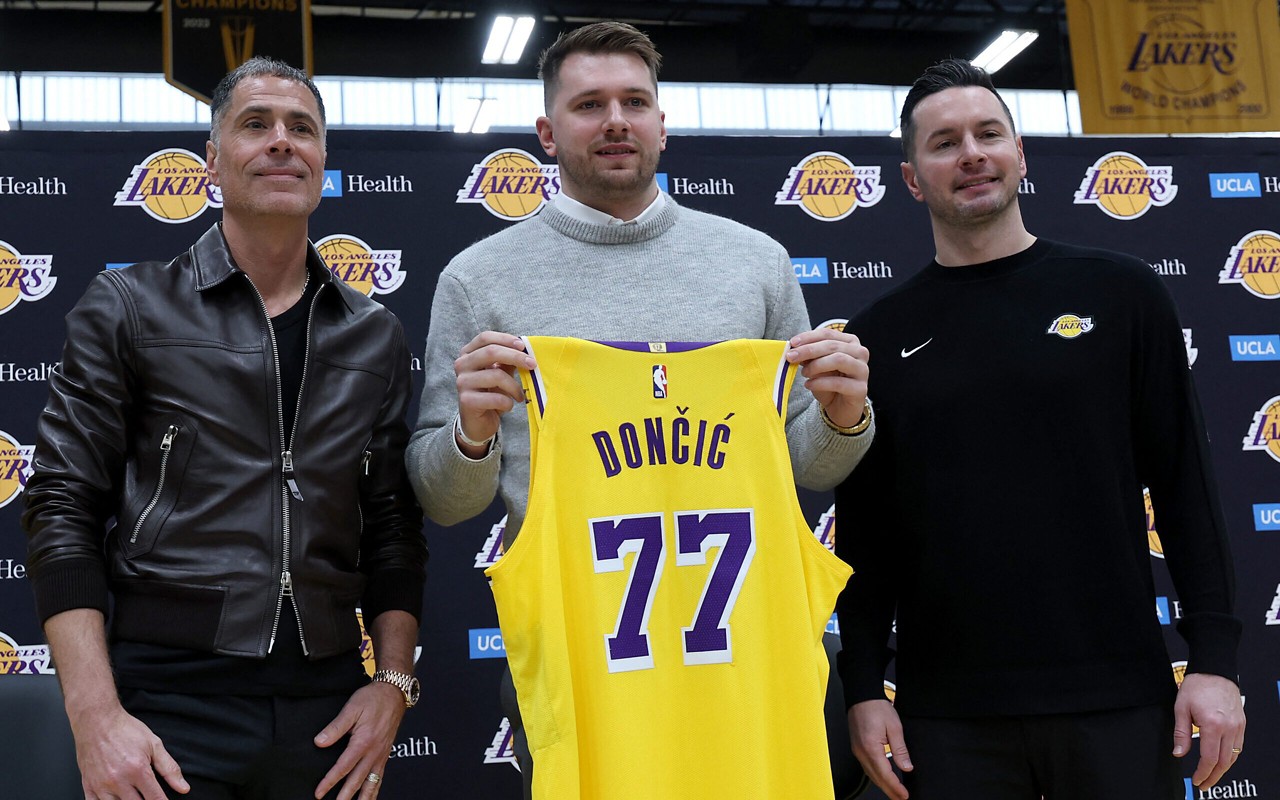 Luka Doncic foi apresentado pelo Los Angeles Lakers (Foto: Harry How / AFP)