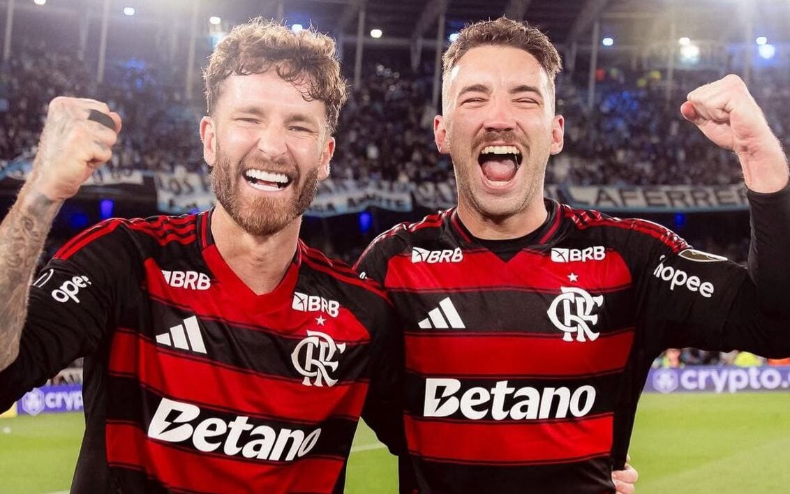 Léo Pereira e Léo Ortiz comemoram classificação do Flamengo (Foto: Reprodução/Flamengo)