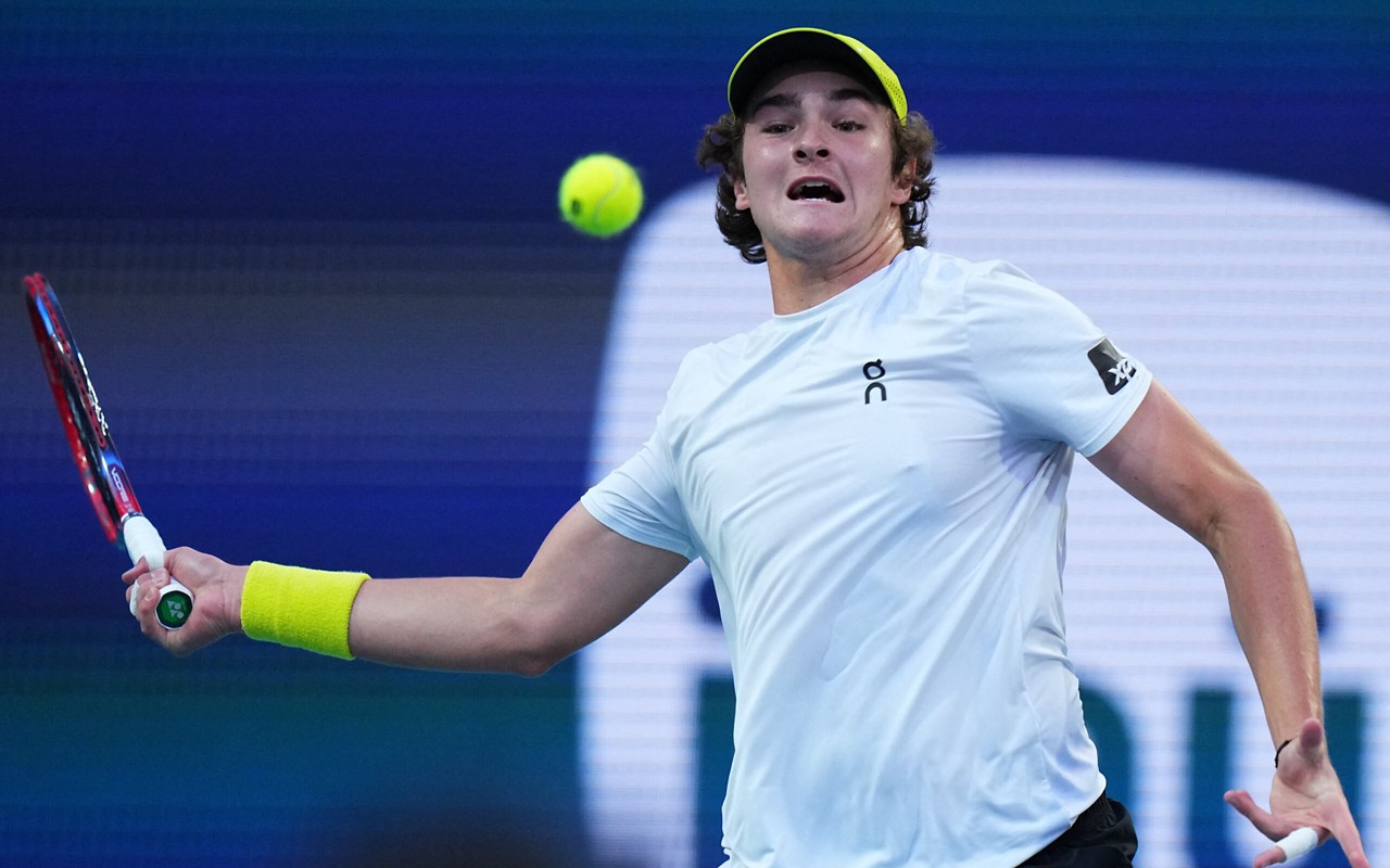 João Fonseca estreia no Madrid Open nesta quinta-feira (Foto: Rich Storry/AFP)