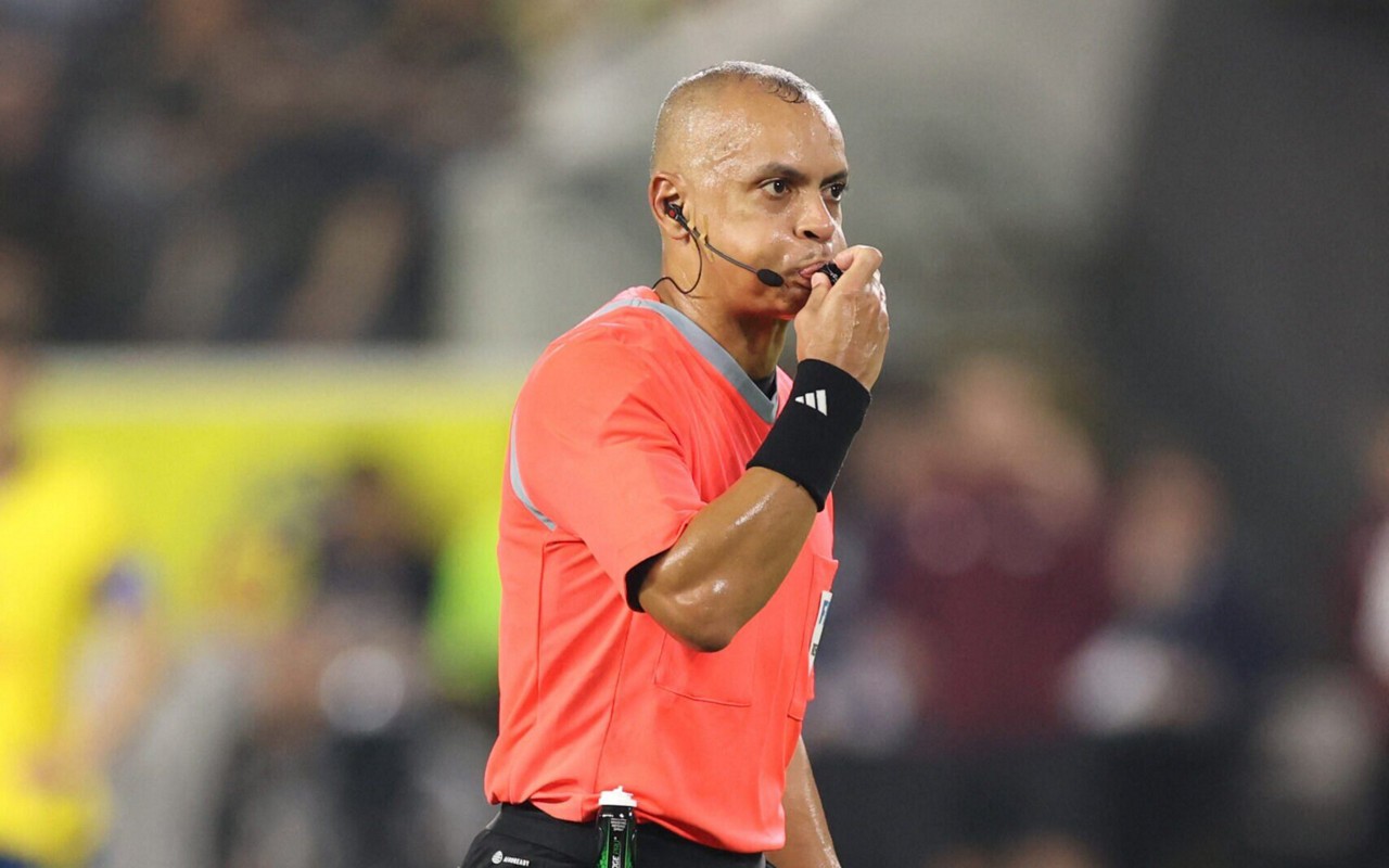 Wilton Pereira Sampaio é um dos dois árbitros brasileiros no Mundial de Clubes (Foto: Luke Hales/AFP)