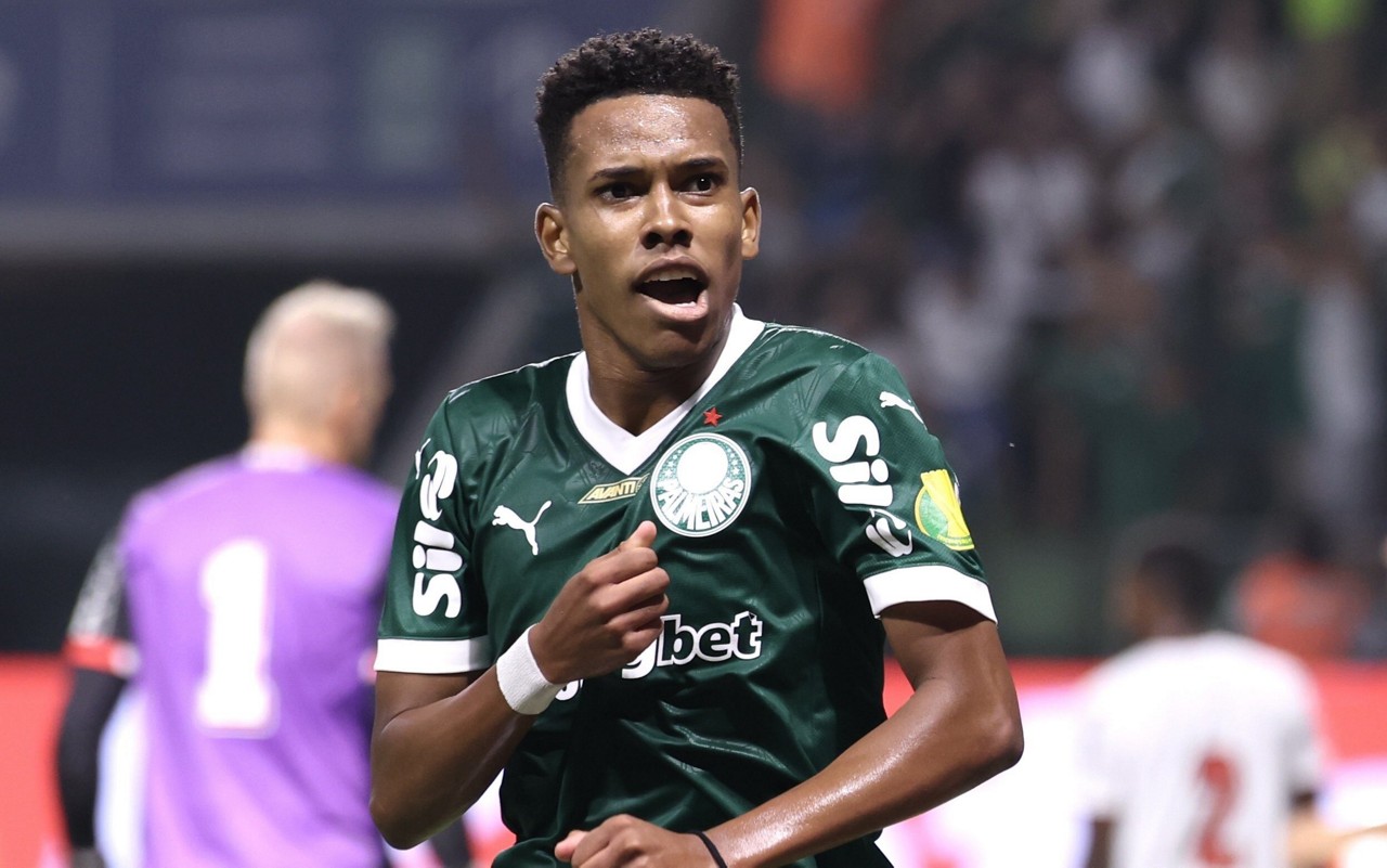 Estêvão foi vendido pelo Palmeiras ao Chelsea, da Inglaterra (Foto: Marcello Zambrana/AGIF)