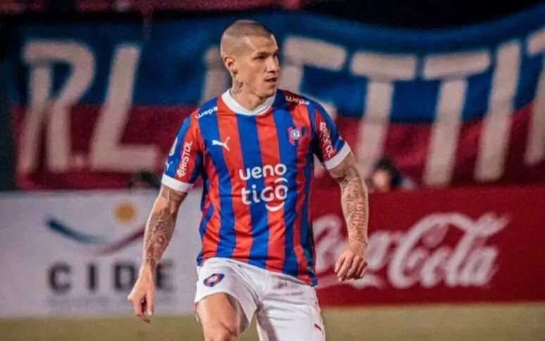 Alan Benítez tem boa ação ofensiva, mas peca na defensiva (Foto: Cerro Porteño/Divulgação)