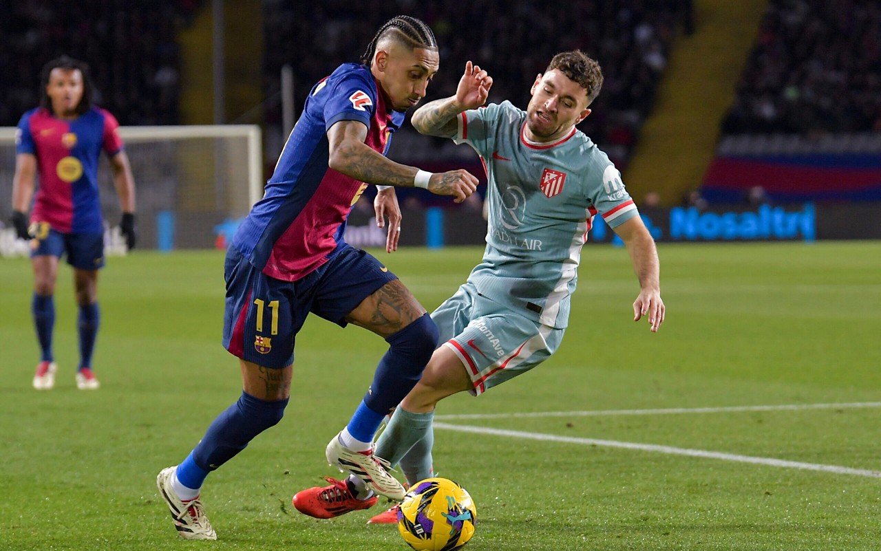 Barcelona e Atlético de Madrid se enfrentam na Copa do Rei (Foto: MANAURE QUINTERO / AFP)