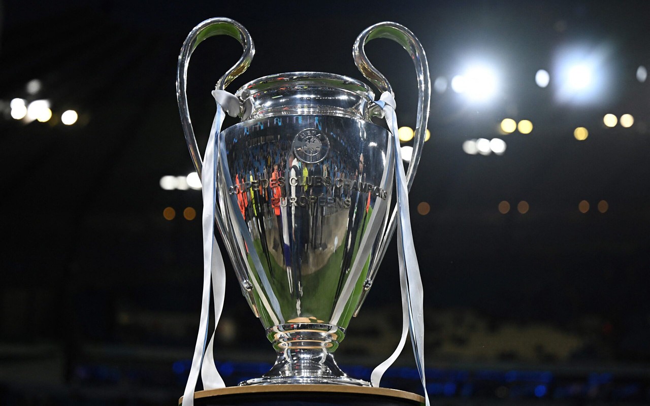 Taça da Champions League (Foto: Oli Scarff/AFP)