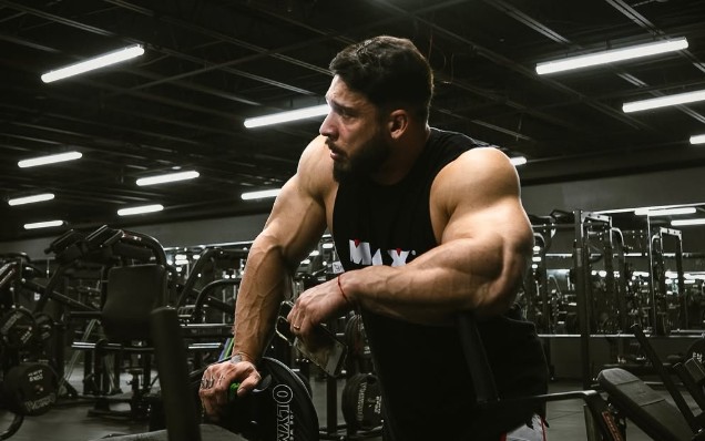 Ramon Dino em preparação para o Mr Olympia (Foto: Divulgação)