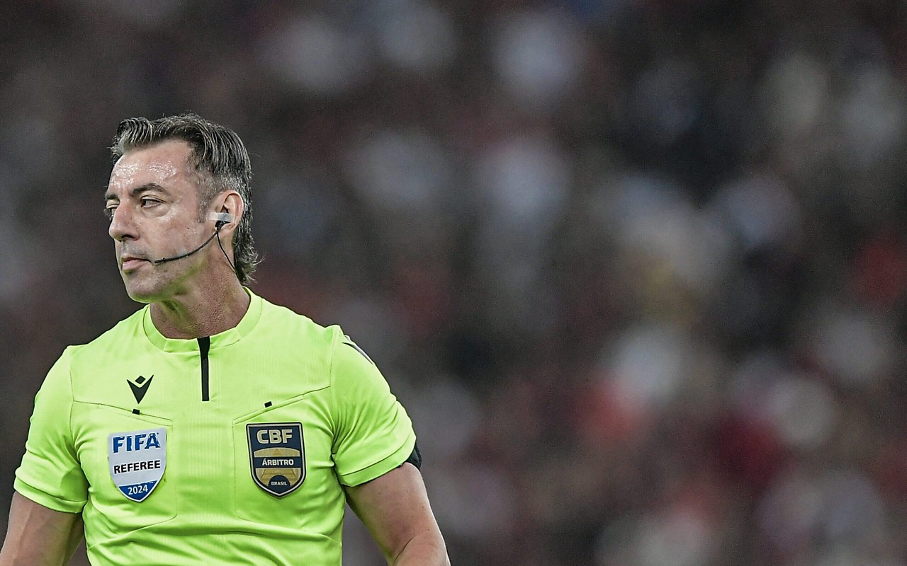 Claus acumula algumas polêmicas com Palmeiras e Corinthians (Foto: Thiago Ribeiro/AGIF)