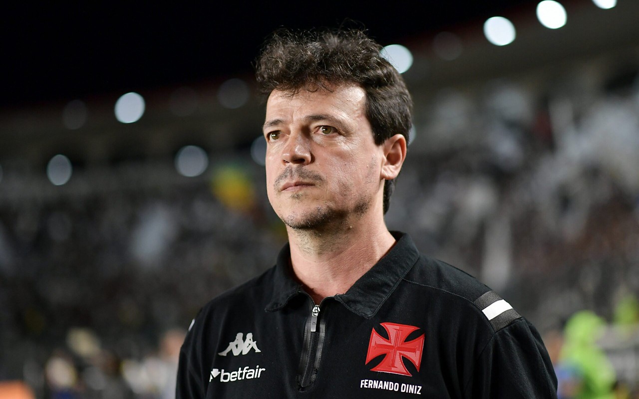 Fernando Diniz é o técnico do Vasco (Foto: Thiago Ribeiro/AGIF)