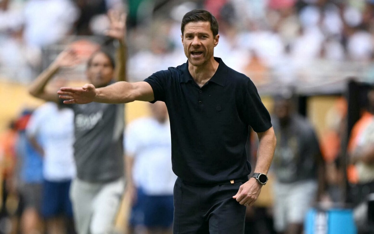 Xabi Alonso comanda Real Madrid em sua estreia como treinador do clube no Mundial (Foto: Patricia De Melo Moreira/AFP)