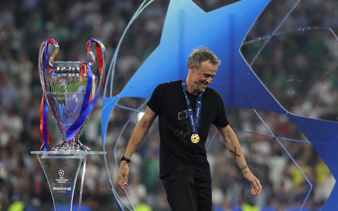 Luis Enrique, campeão da Champions League com o PSG(Foto: Franck Fife/AFP)
