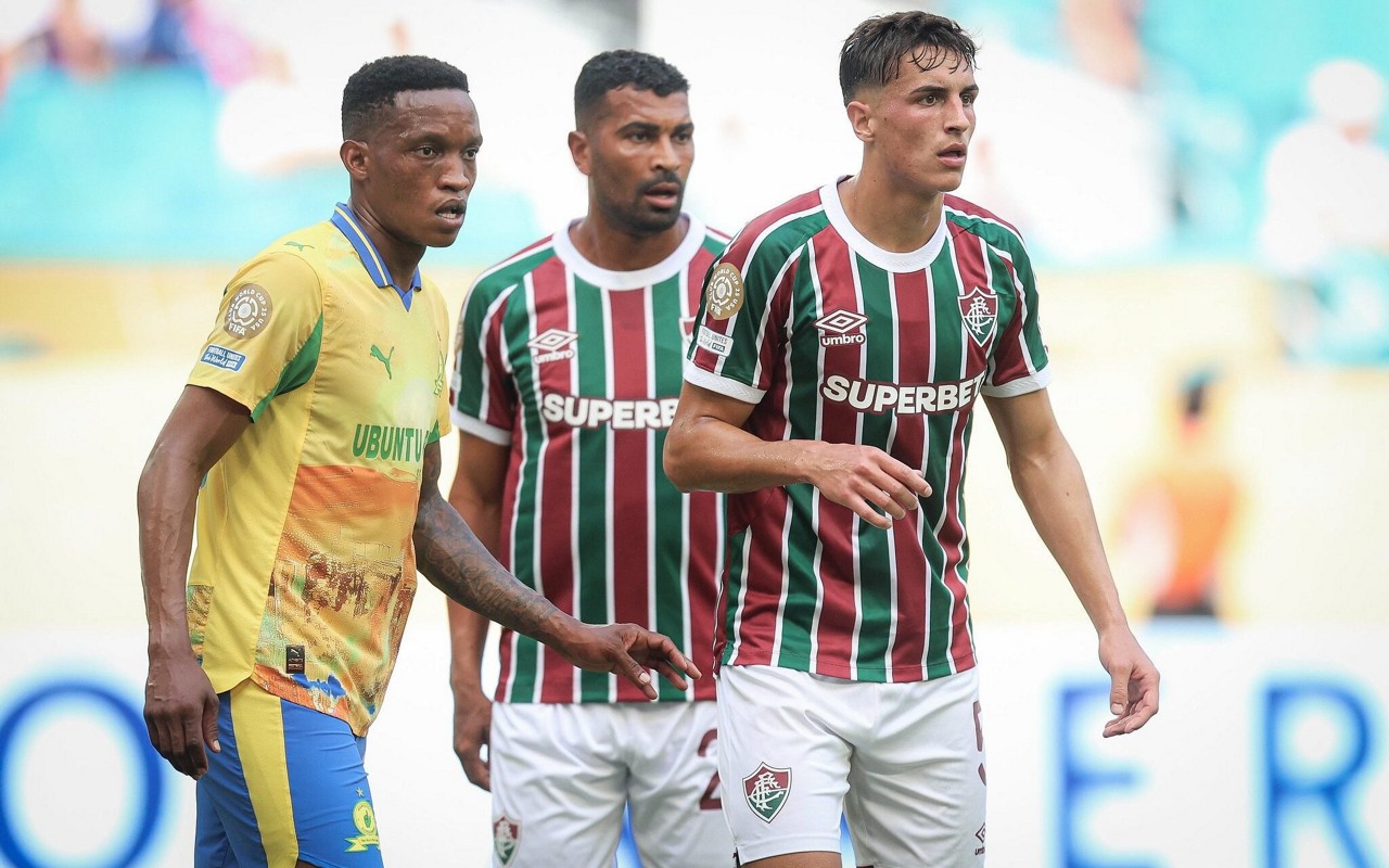 Facundo Bernal e Thiago Santos em jogo contra o Mamelodi Sundowns pelo Mundial (Foto: Marcelo Gonçalves/FFC)